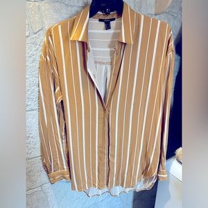 Forever 21 button up Blouse!! Workwear